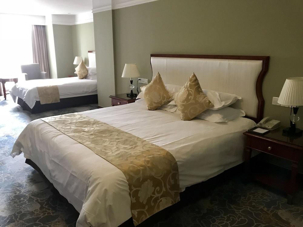 The Bund Riverside 4*