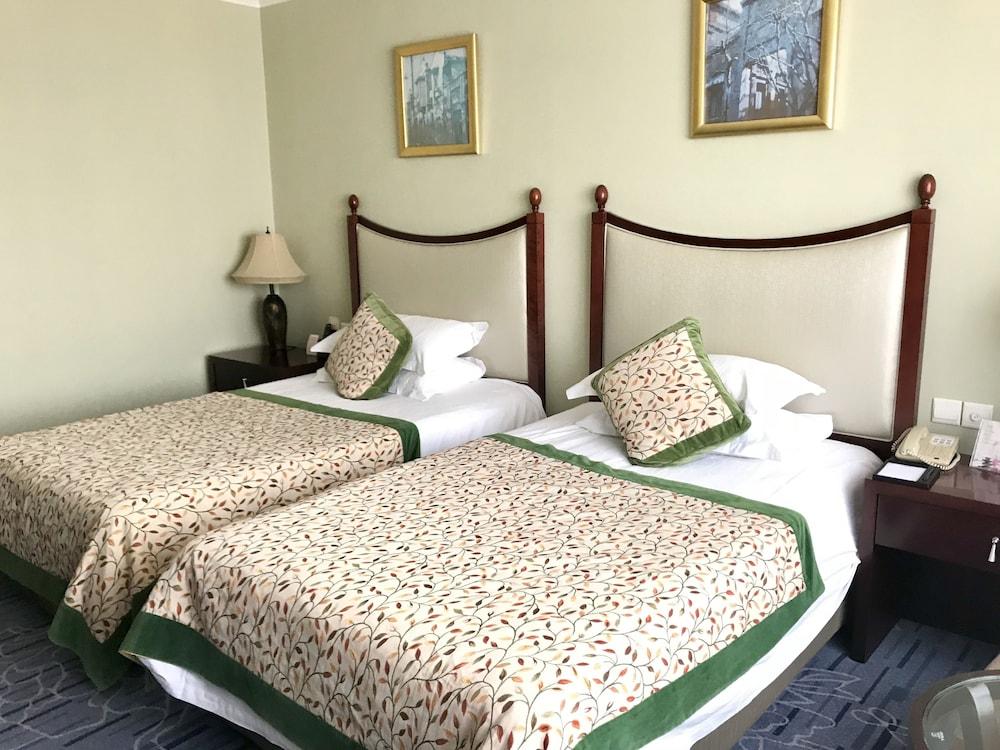 Hotel The Bund Riverside 4*